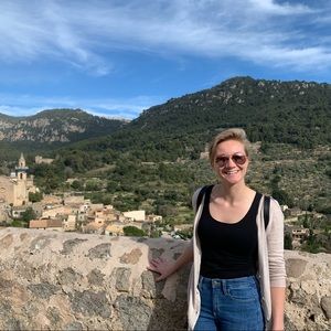 Meet your Posher, Victoria